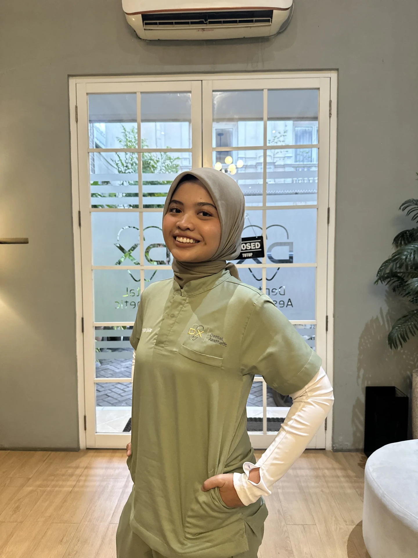 Jauza Ardiningrum H., drg., M.Kes. - DX Dental Aesthetic